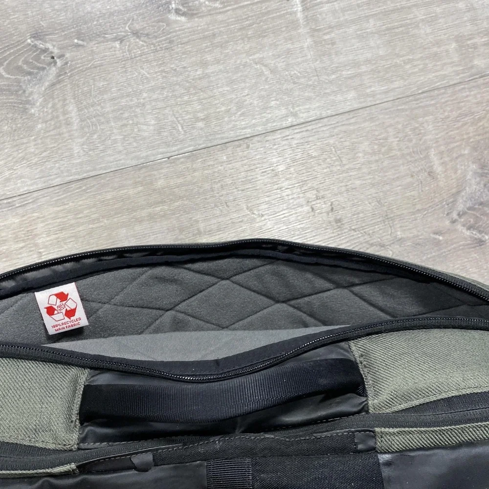 Timbuk2 Laptop Bag 20 Inch Green Soft Case Mens Briefcase‎ Padded Compartment